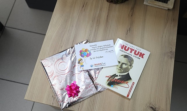 menderes belediyesinden ihtiyac sahibi cocuklara surpriz dogum gunu kutlamasi Crua7CVL